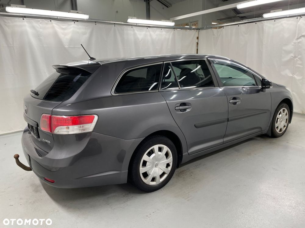 Toyota Avensis 2.0 D-4D 2010 - 7