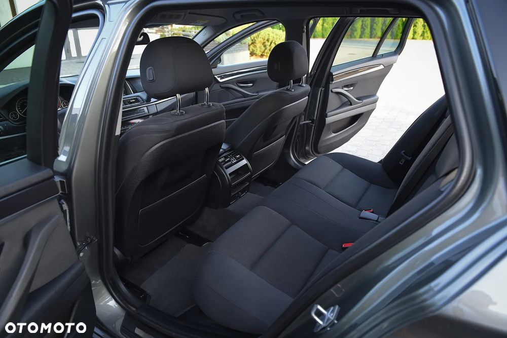 BMW Seria 5 518d Luxury Line - 28