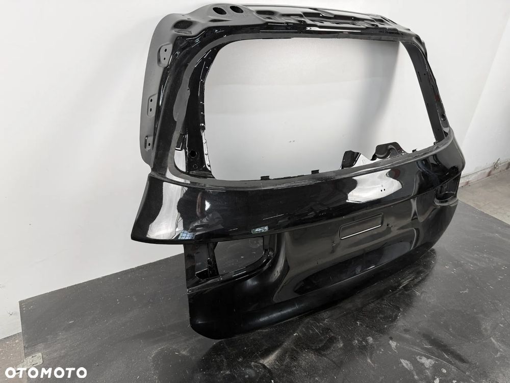 Klapa bagażnika Tył Mercedes-Benz B W247 A247 A2477423900 - 3