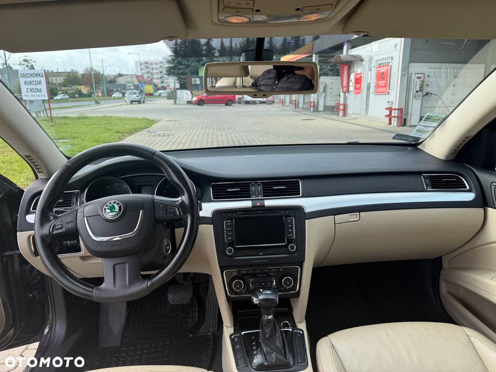 Skoda Superb 1.8 TSI Elegance DSG - 9