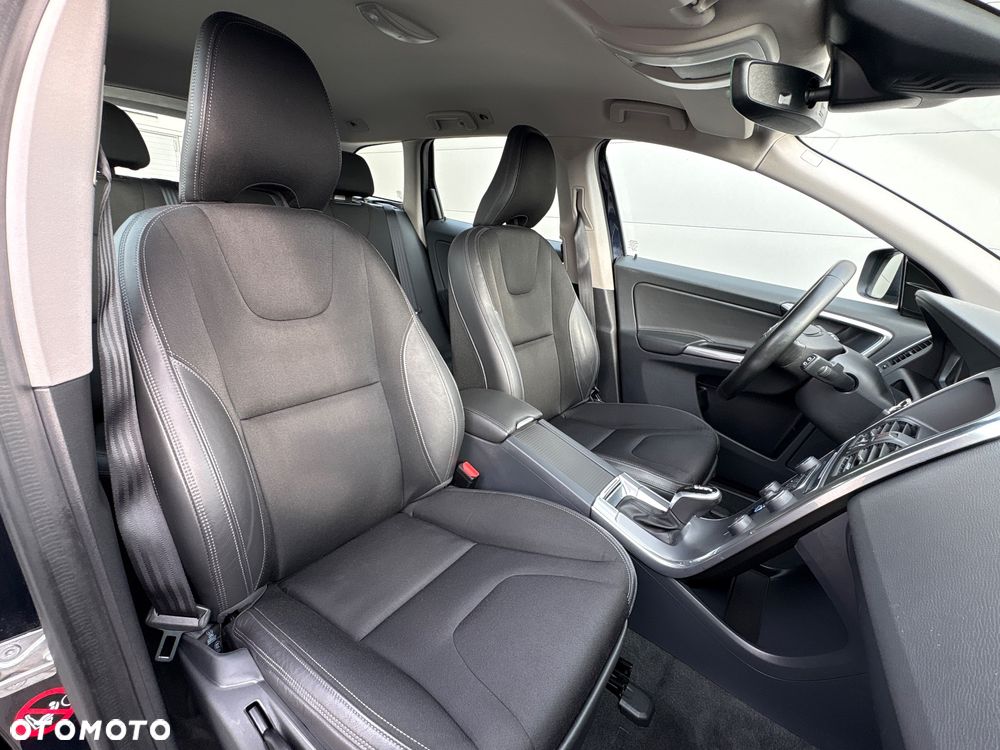 Volvo XC 60 D3 Geartronic Momentum - 23