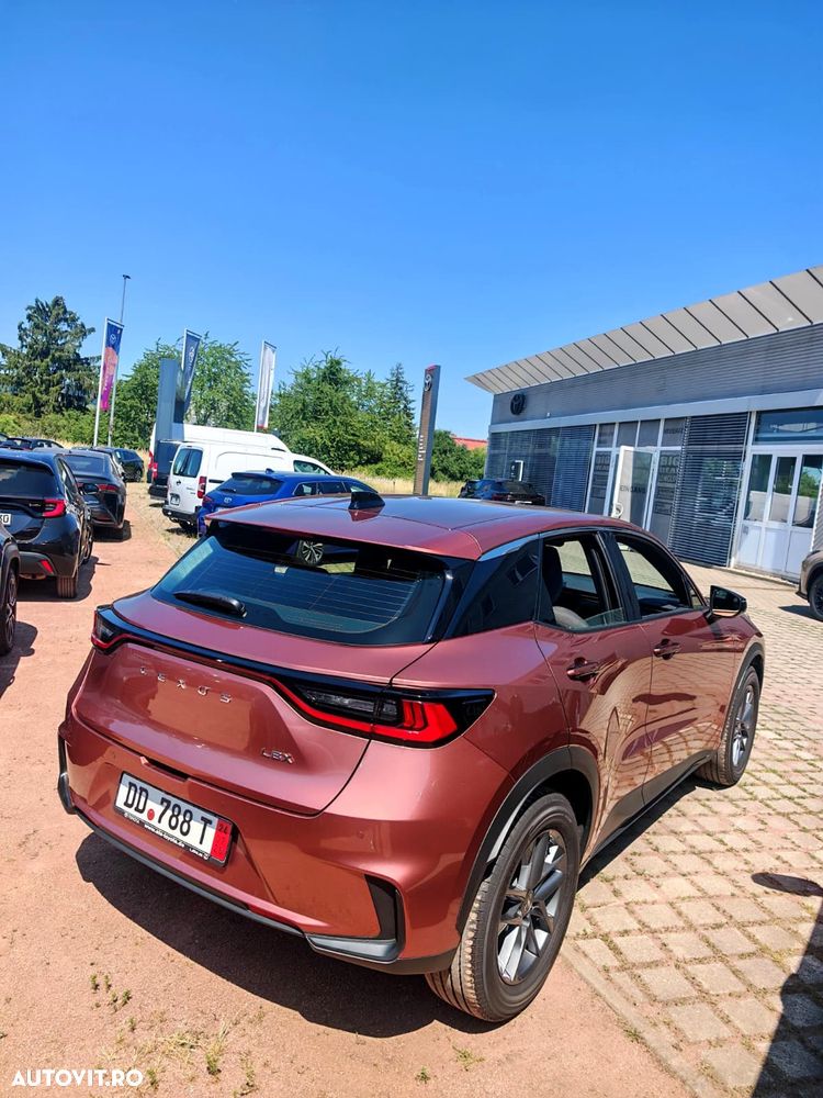 Lexus LBX 1.5 HEV 4x2 CVT Elegant - 3