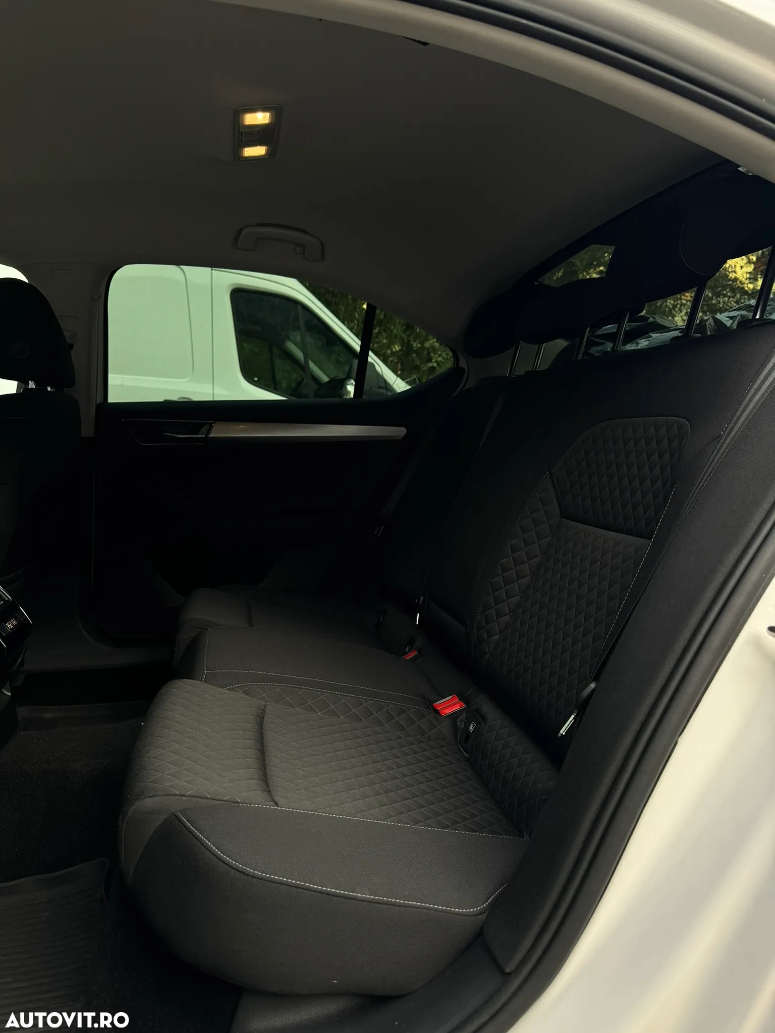 Skoda Superb 2.0 TDI DSG Style - 14