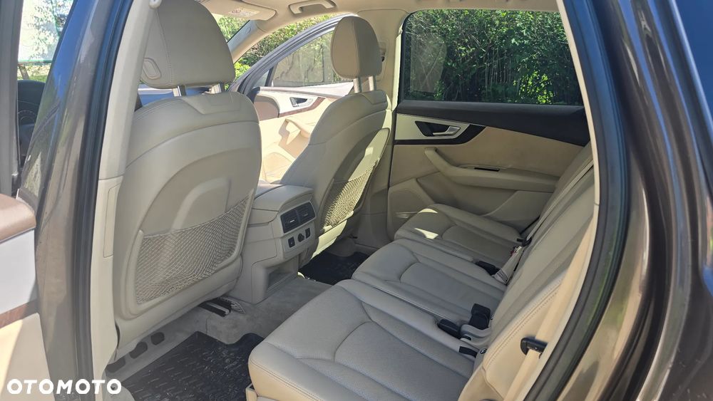 Audi Q7 - 6