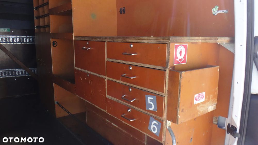 Mercedes-Benz Sprinter - 9