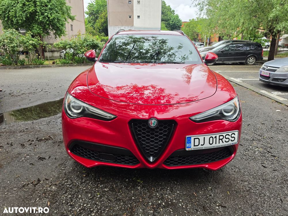 Alfa Romeo Stelvio 2.0 Turbo 16V AT8-Q4 Veloce Ti - 2