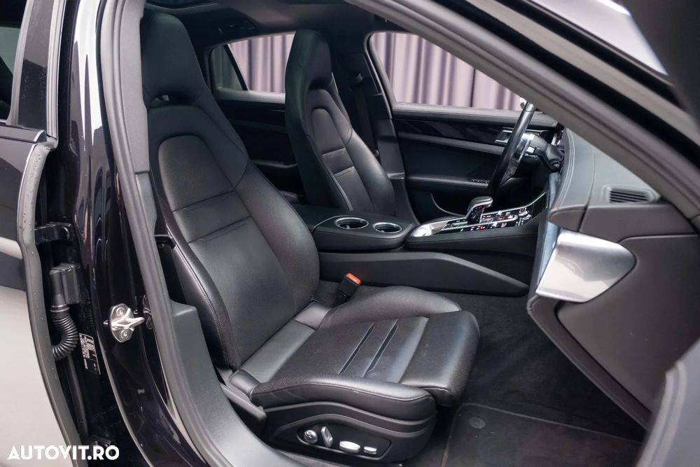 Porsche Panamera 4S - 26