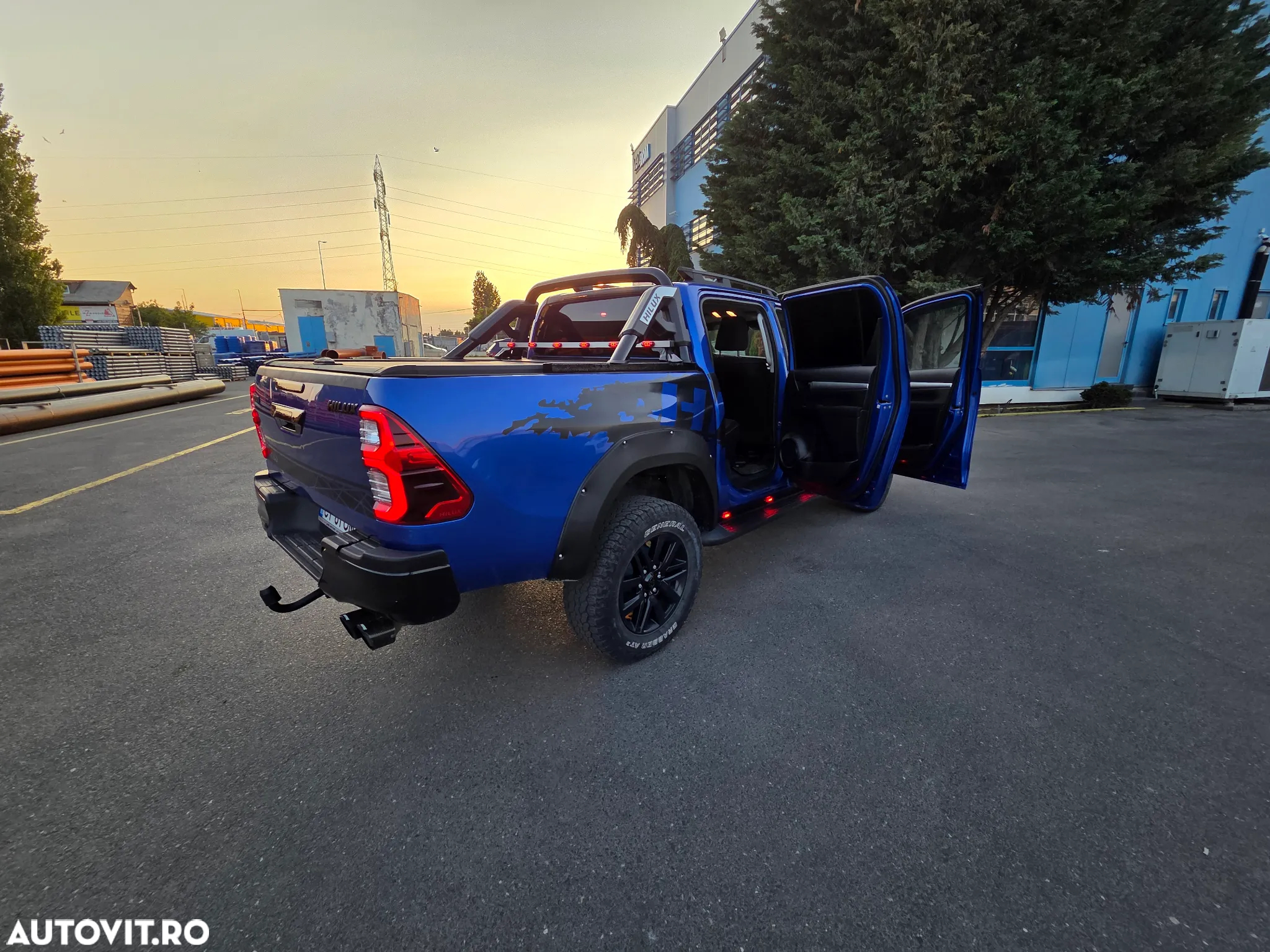 Toyota Hilux 4x4 Double Cab A/T Invincible - 17