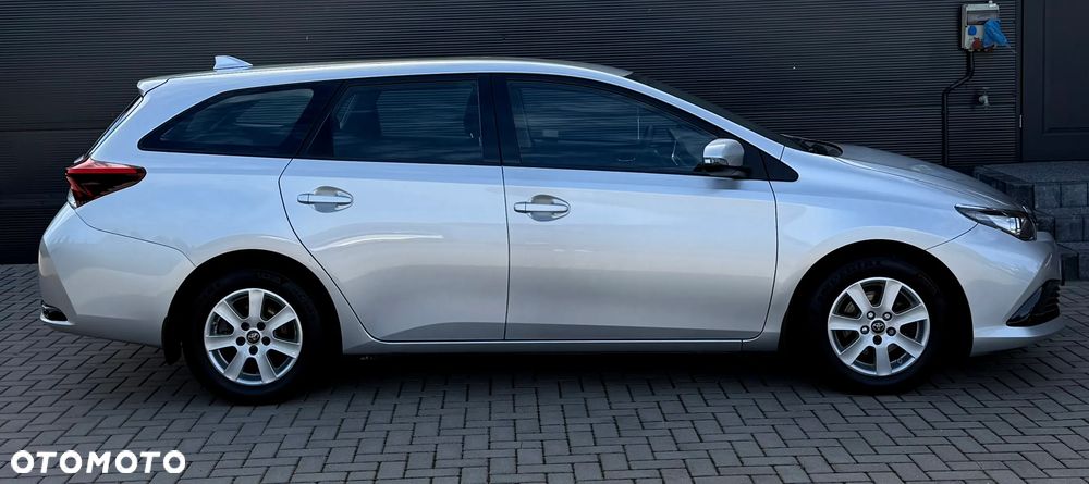 Toyota Auris 1.4 D-4D Dynamic - 4