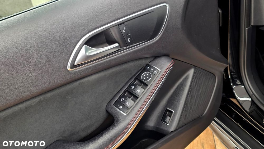 Mercedes-Benz GLA - 25