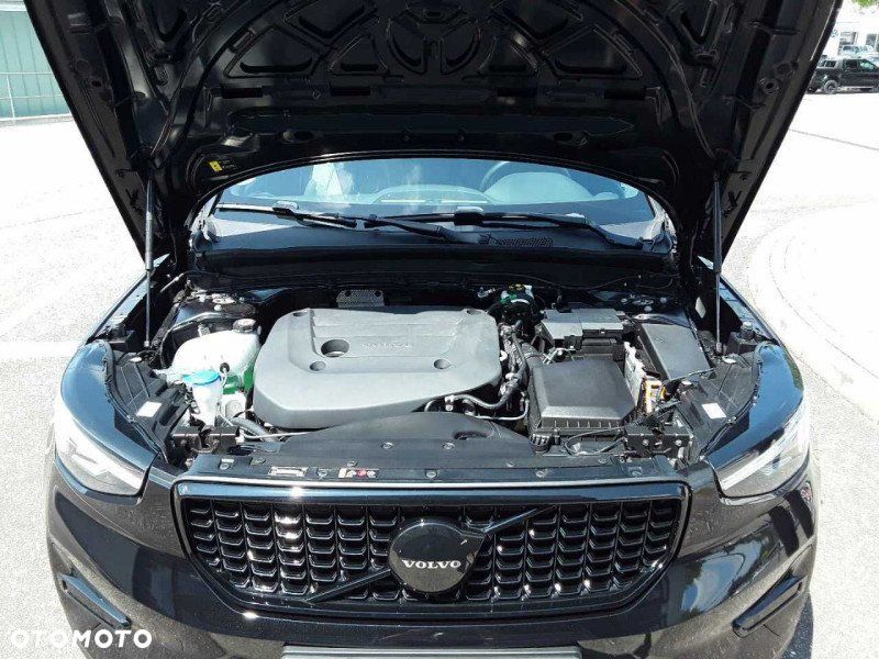 Volvo XC 40 B3 B DKG Plus Black Edition - 6
