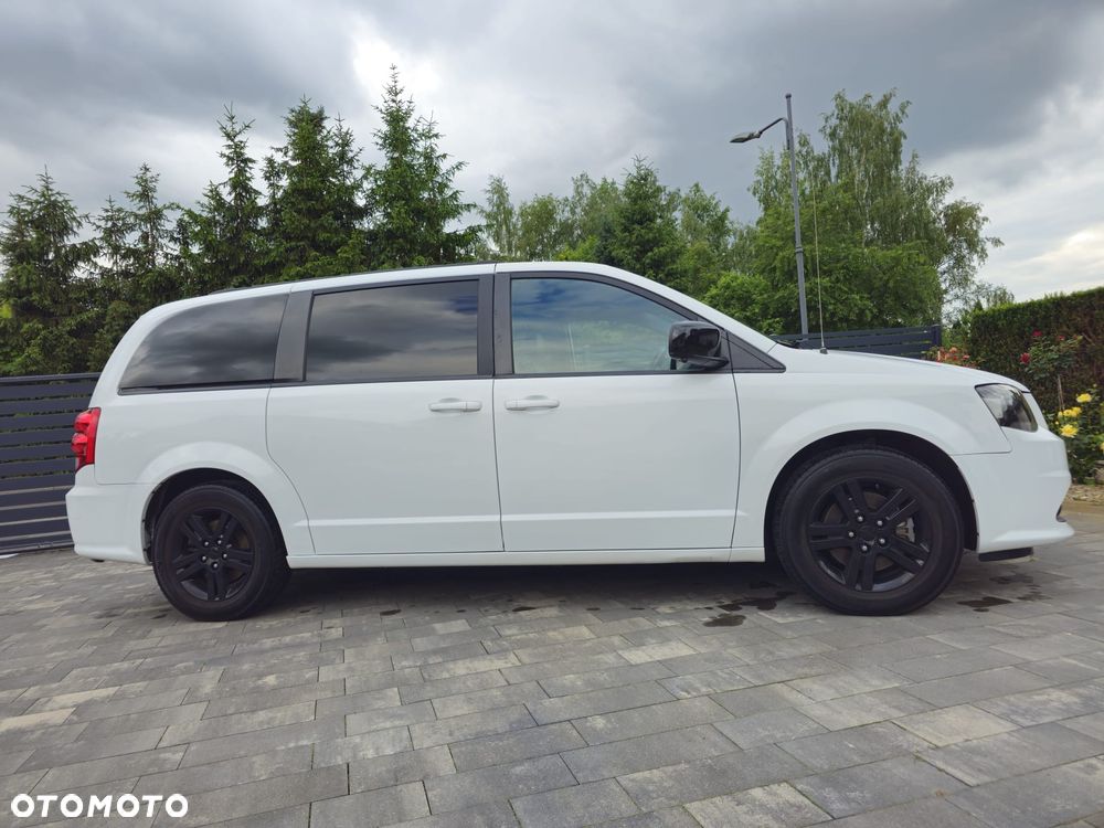 Dodge Grand Caravan 3.6 R/T - 8