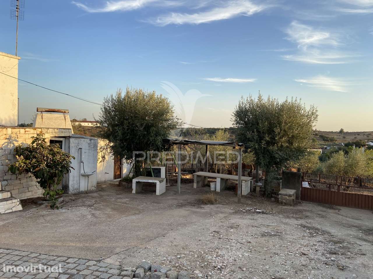 Moradia T1 com Terreno de 3300mts2 - Grande imagem: 3/14