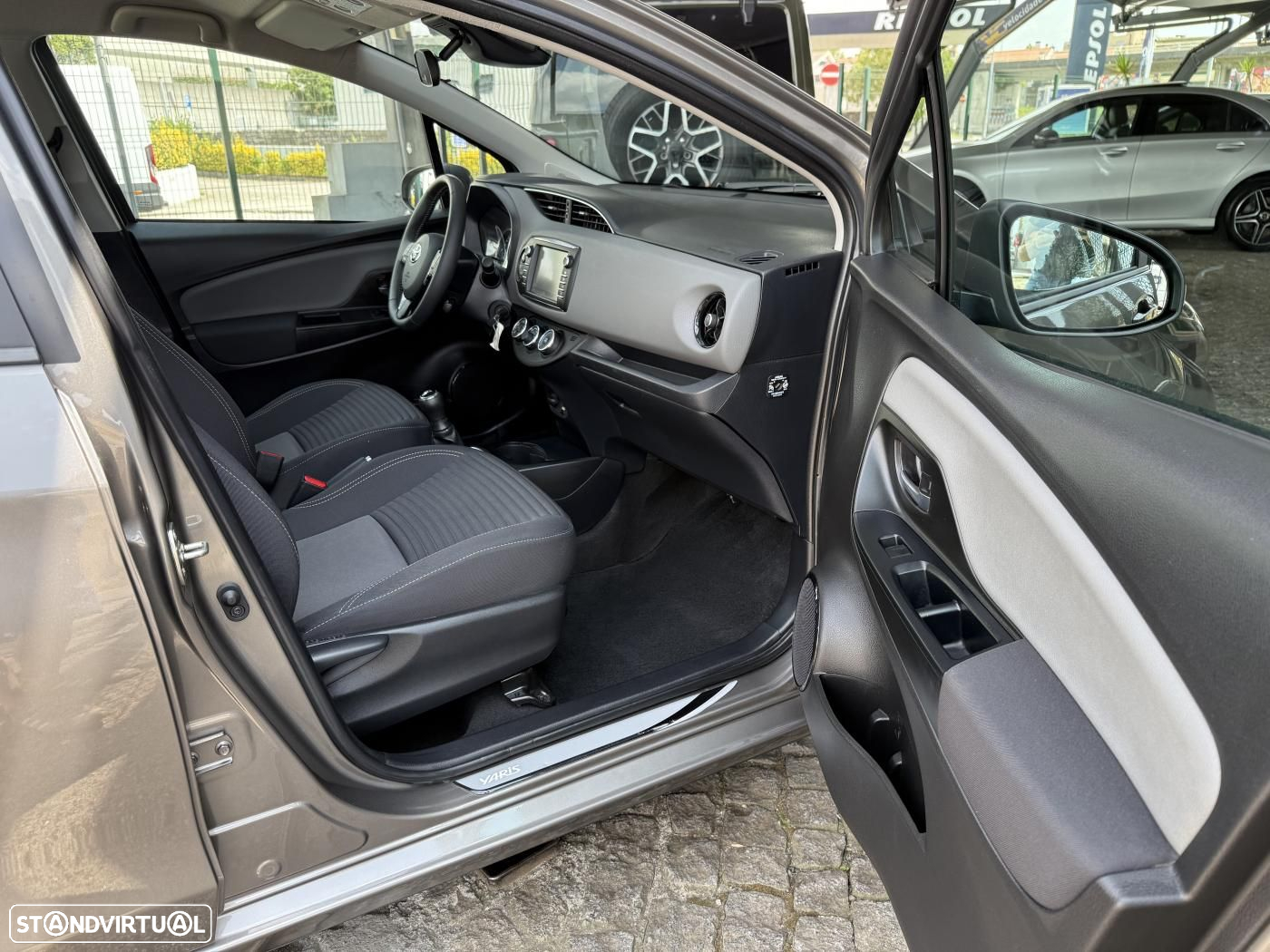 Toyota Yaris 1.0 VVT-i Comfort Plus - 33