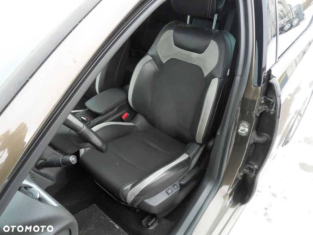 Citroën DS4 e-HDi 110 SoChic - 14