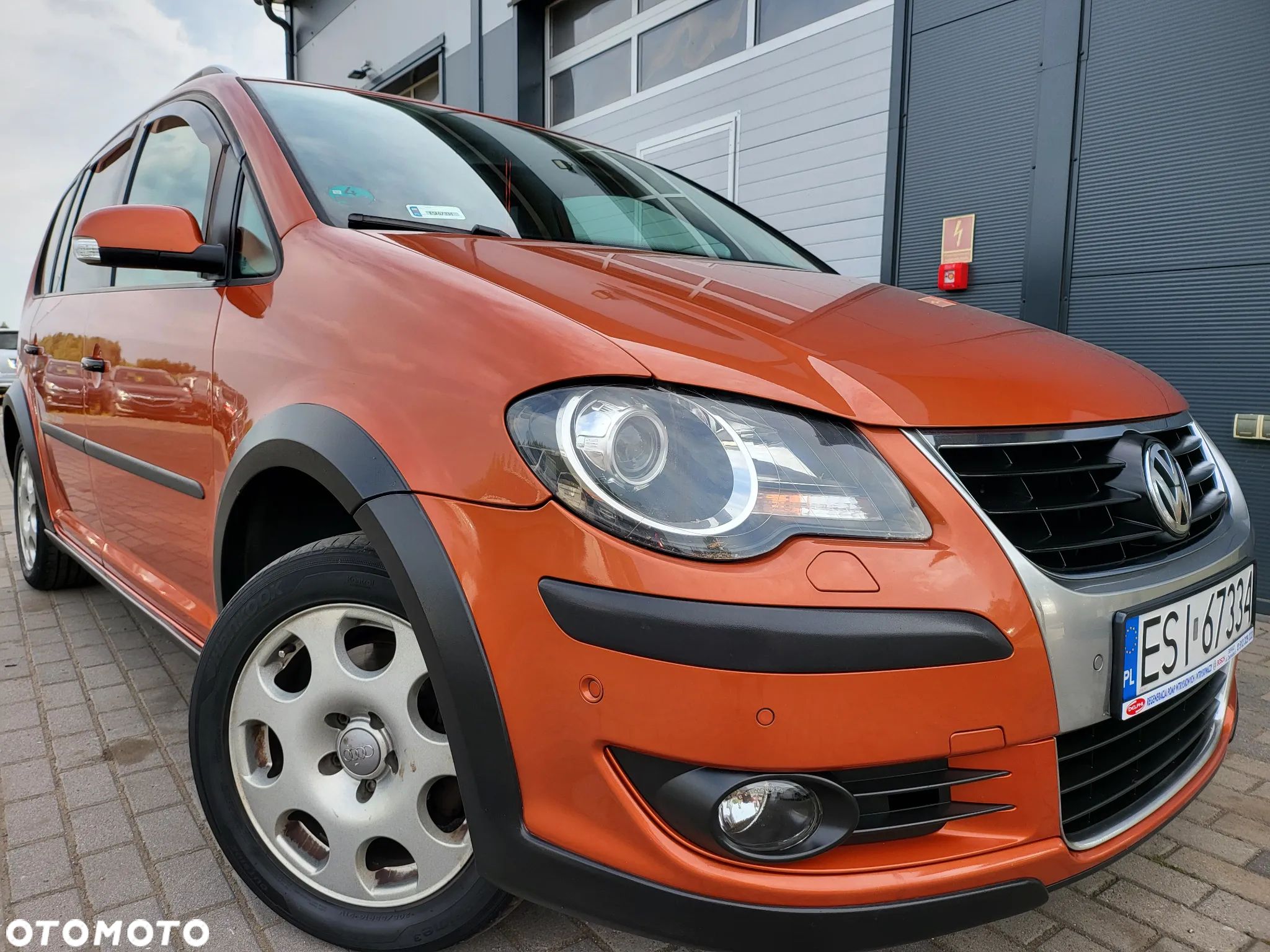 Volkswagen Touran 1.4 TSI Cross - 1