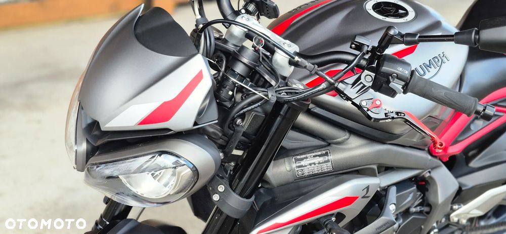 Triumph Street Triple - 8