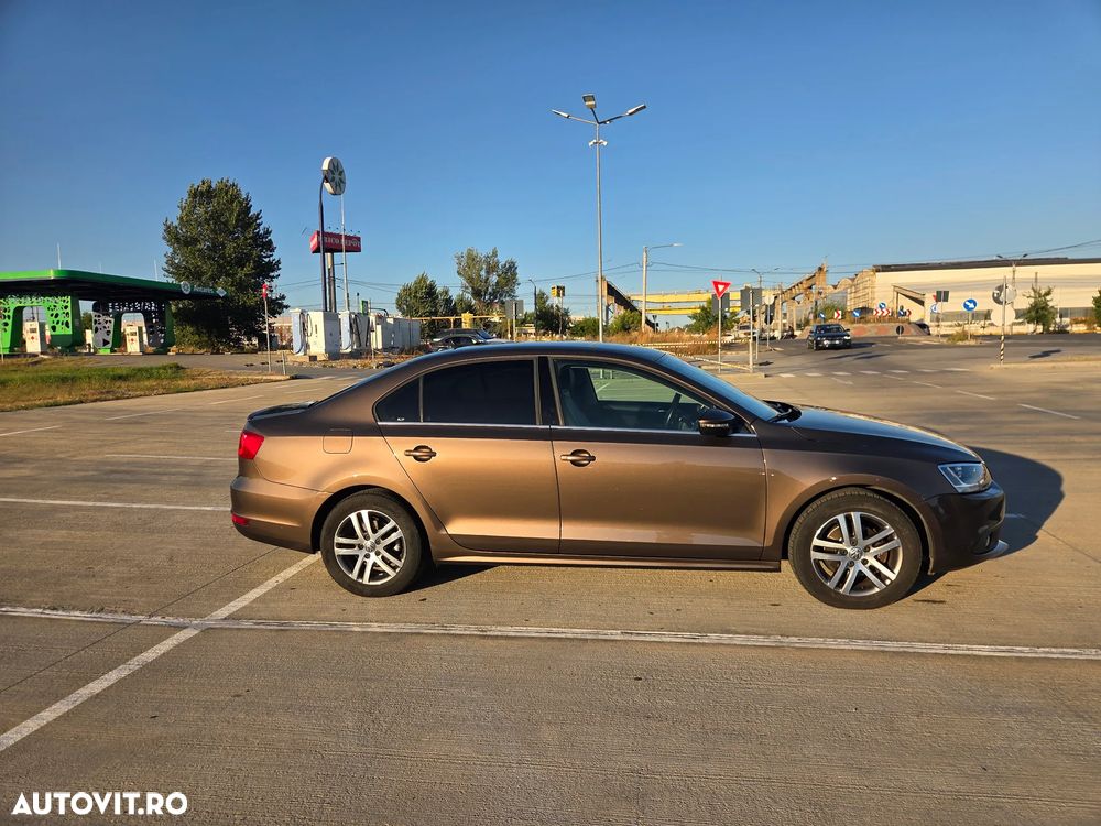 Volkswagen Jetta 1.6 TDI CR DPF DSG Highline - 27