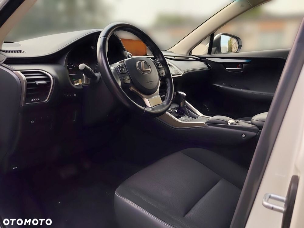 Lexus NX 300h Business Edition AWD - 12
