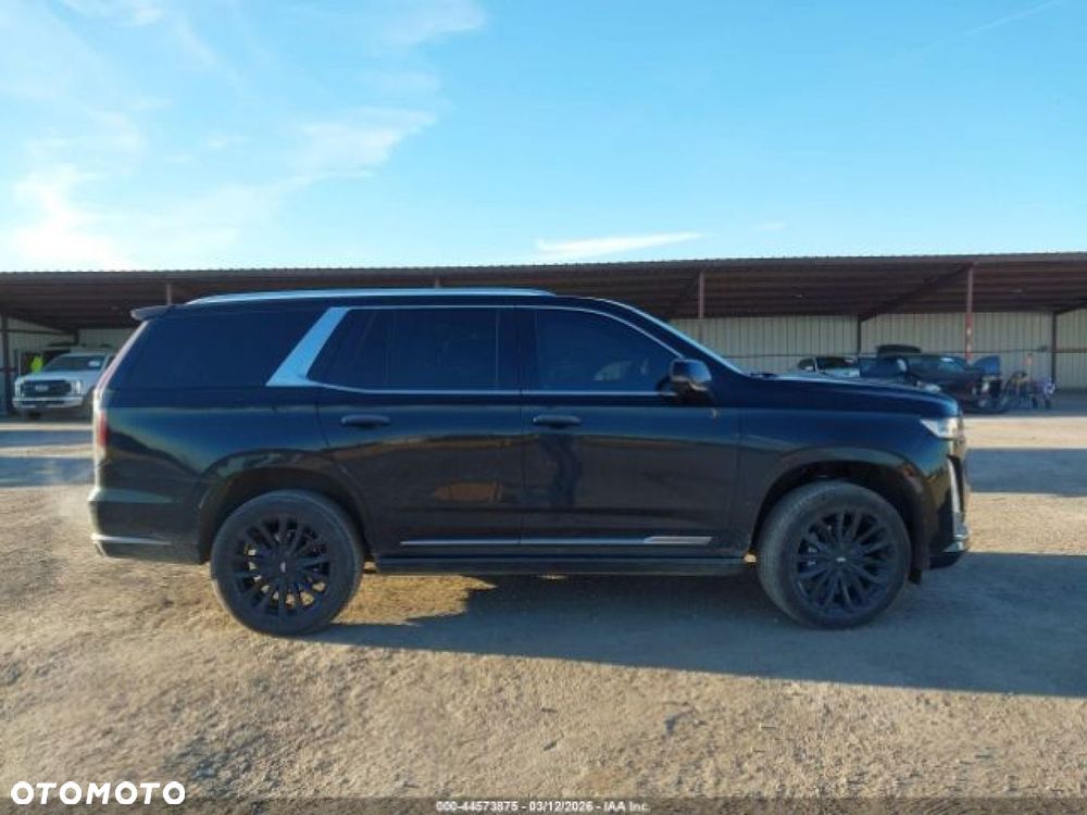 Cadillac Escalade - 4