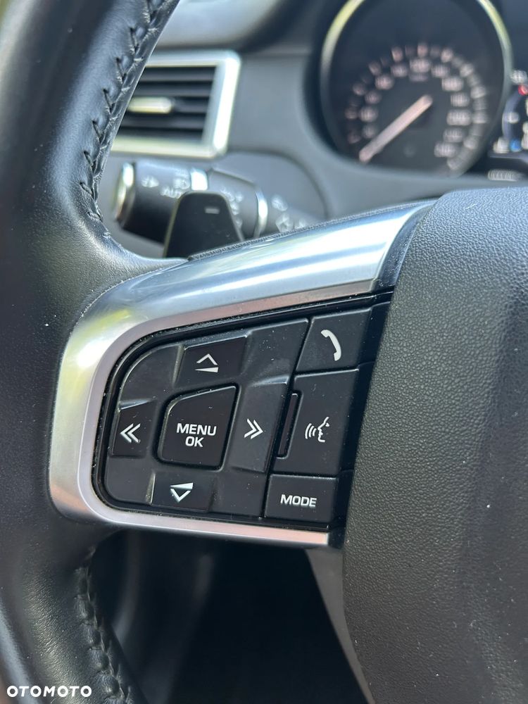 Land Rover Discovery Sport 2.0 TD4 HSE - 13