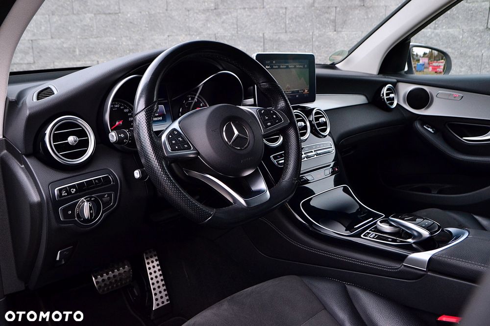 Mercedes-Benz GLC 250 4Matic 9G-TRONIC AMG Line - 19