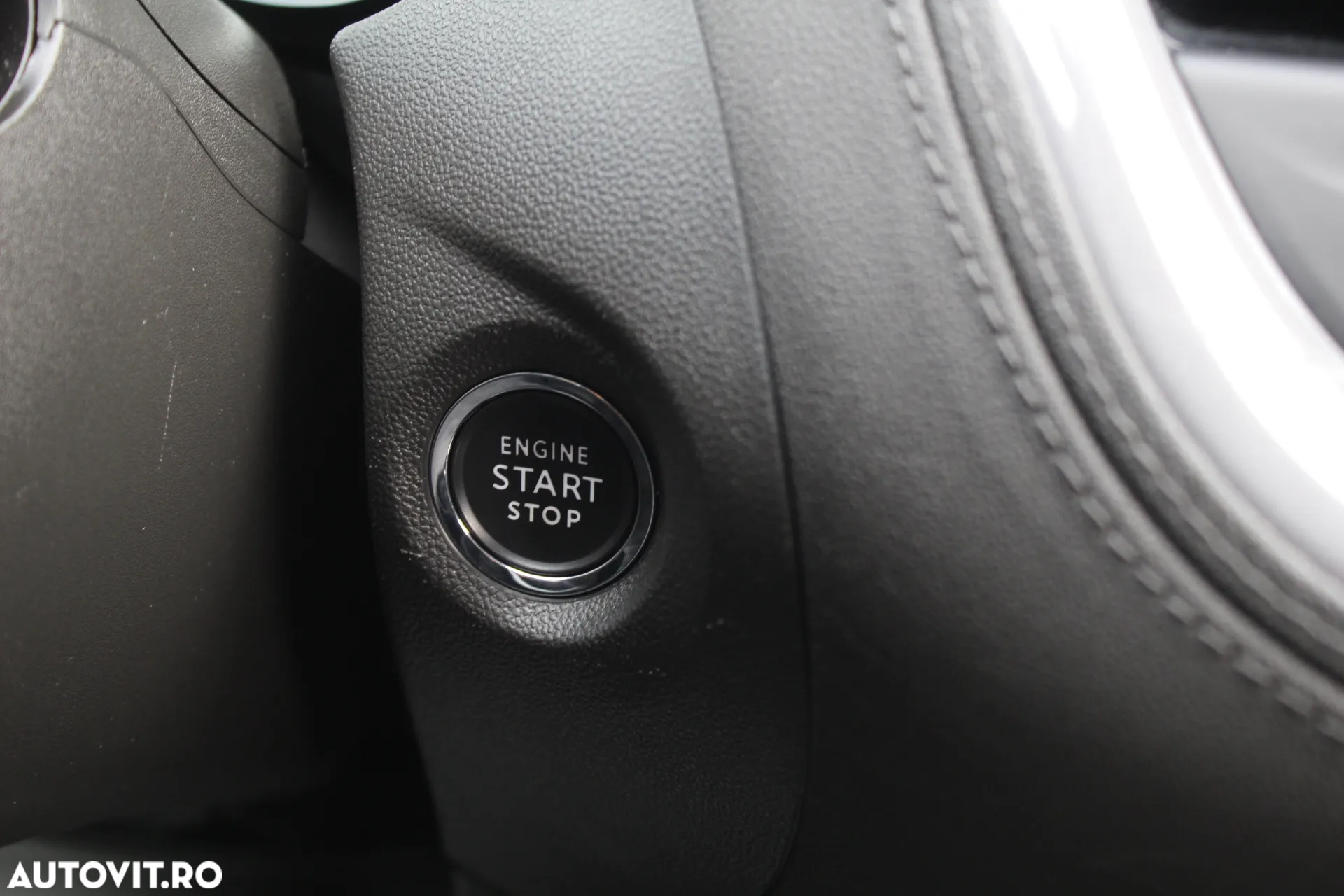 Opel Grandland X 1.6 Turbo Hybrid START/STOP 4X4 Elegance - 7