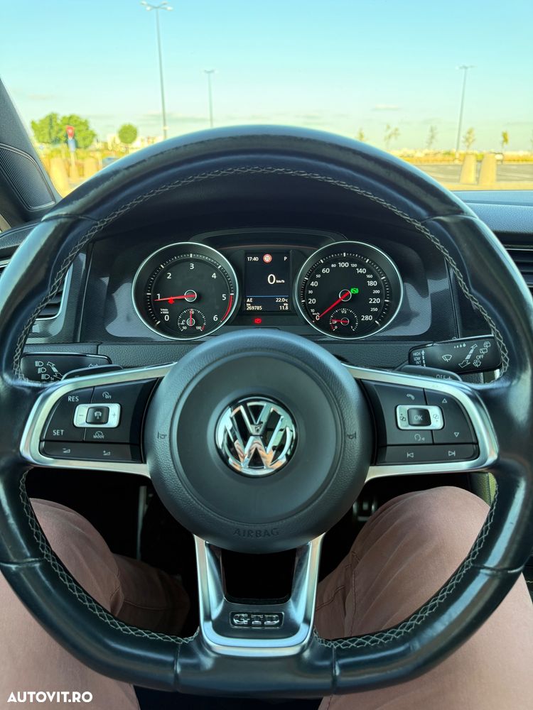 Volkswagen Golf - 4