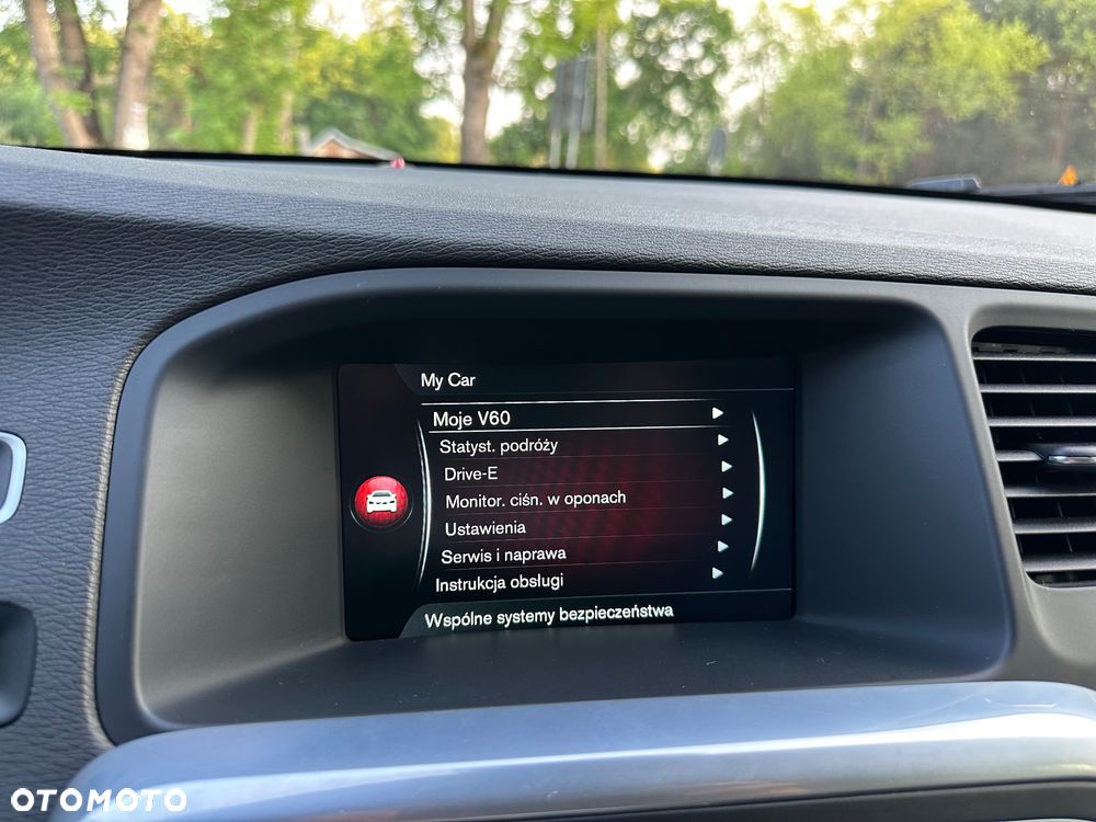 Volvo V60 D3 Geartronic Momentum - 28