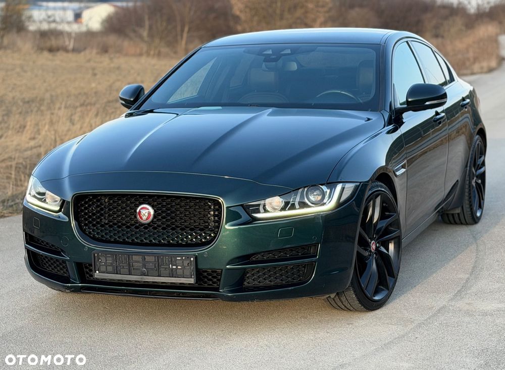 Jaguar XE 2.0 D R-Sport - 1