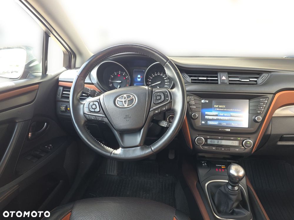 Toyota Avensis - 12