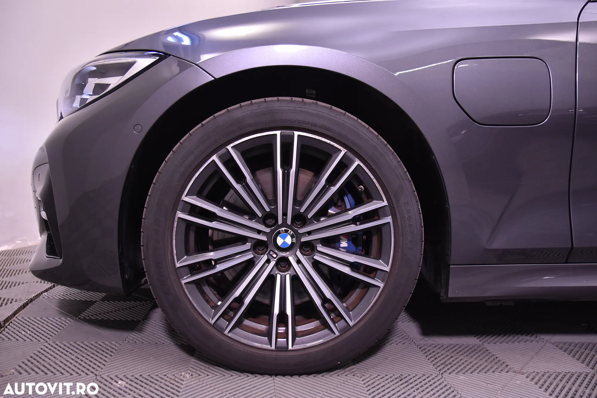 BMW Seria 3 330e Aut. M Sport - 13