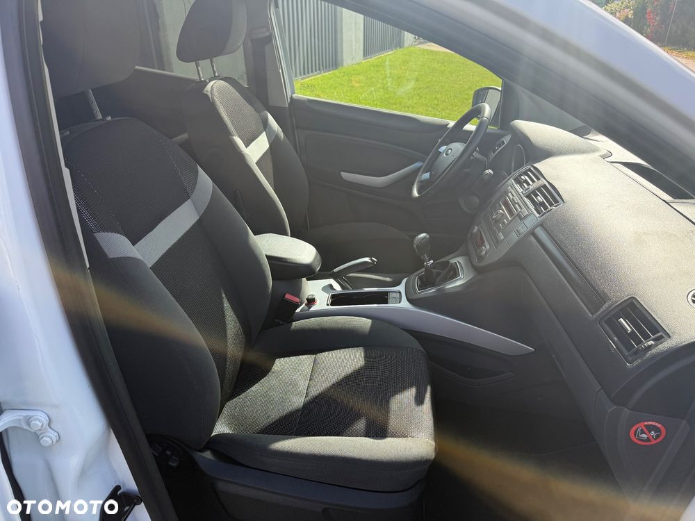 Ford Kuga - 5