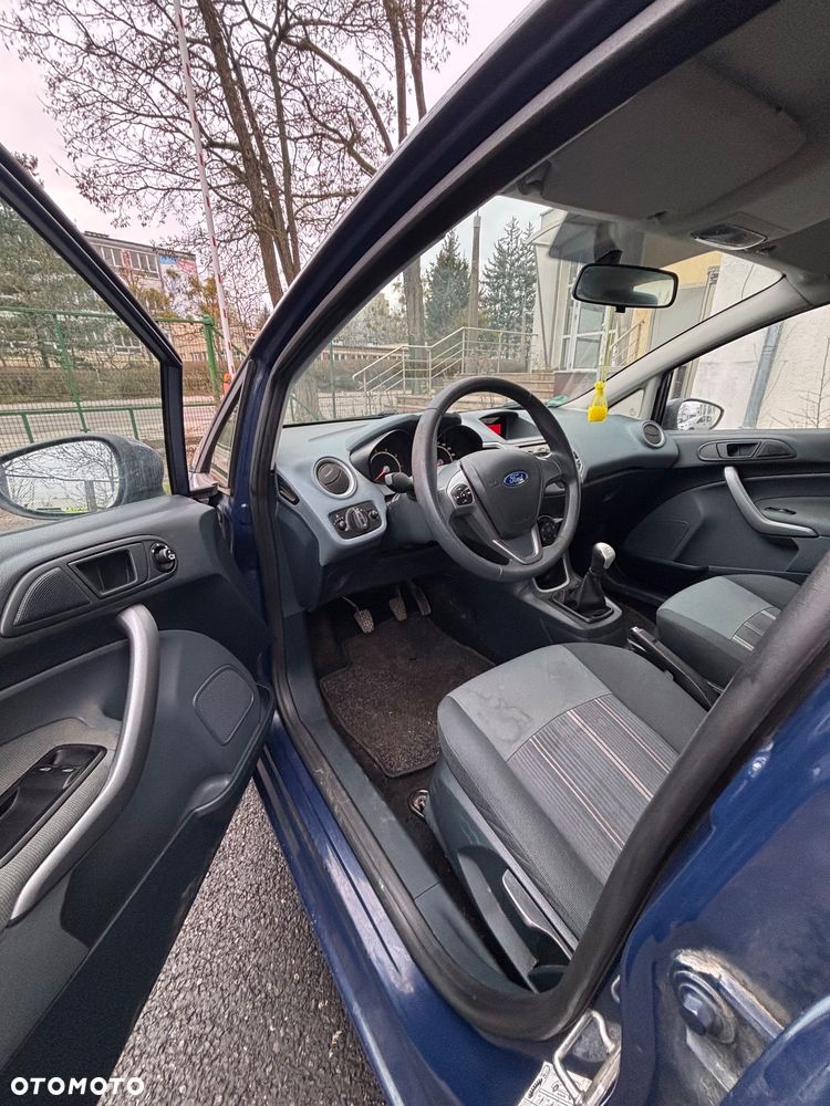 Ford Fiesta - 9
