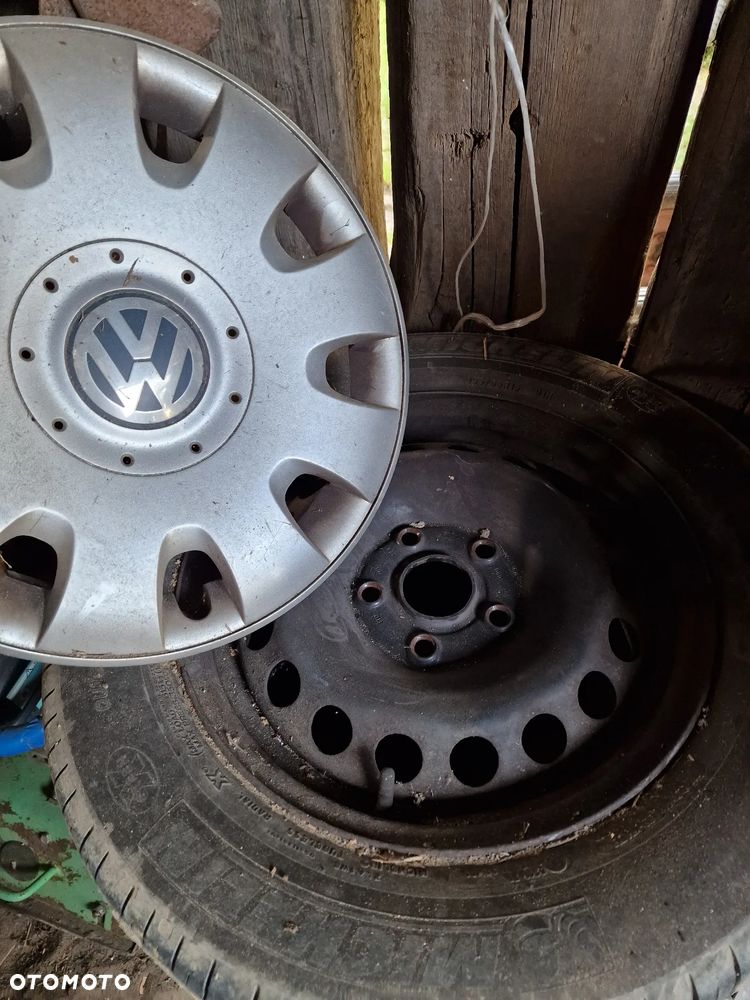 Volkswagen Golf 1.6 TDI Highline - 16