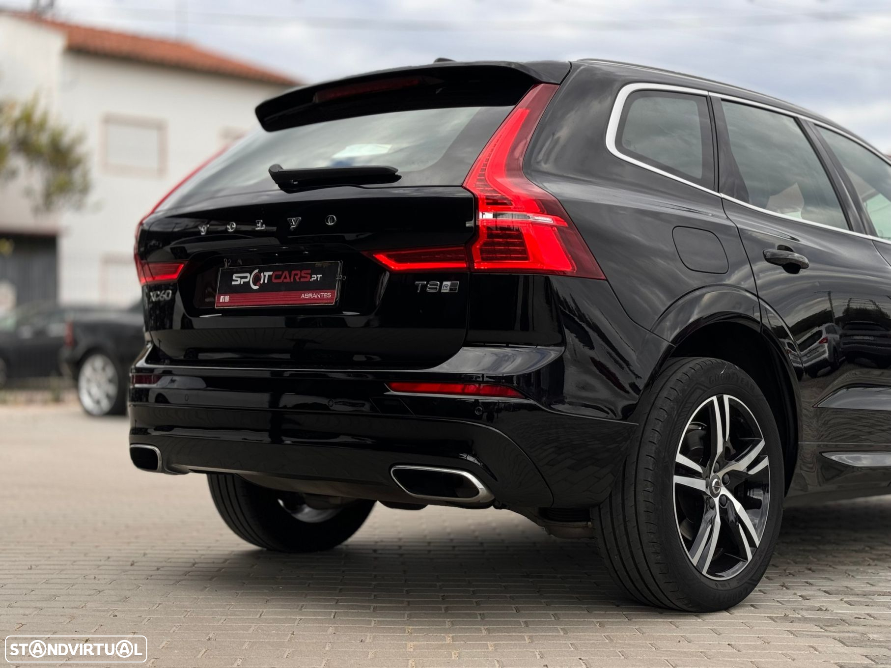 Volvo XC 60 2.0 T8 PHEV R-Design Expression AWD - 10