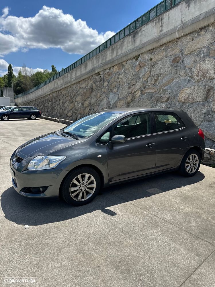Toyota Auris 1.4 D-4D - 1