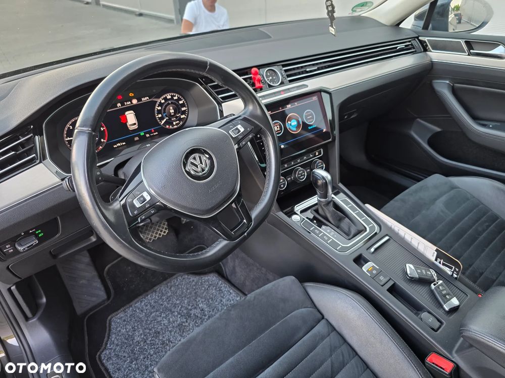 Volkswagen Passat 2.0 TDI SCR 4Mot DSG Highline - 17