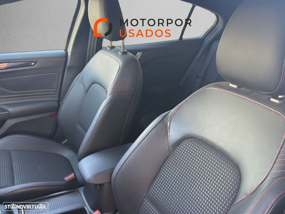 Ford Focus 1.0 EcoBoost MHEV ST-Line - 9
