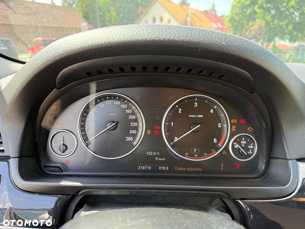 BMW Seria 5 518d Luxury Line - 13