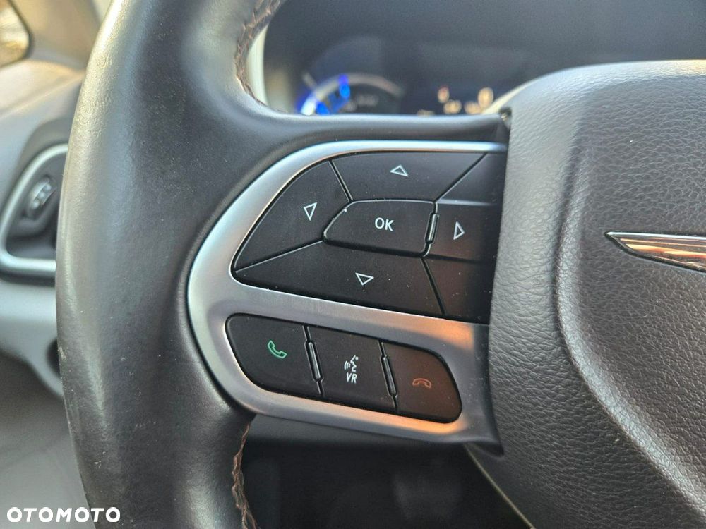 Chrysler Pacifica - 24