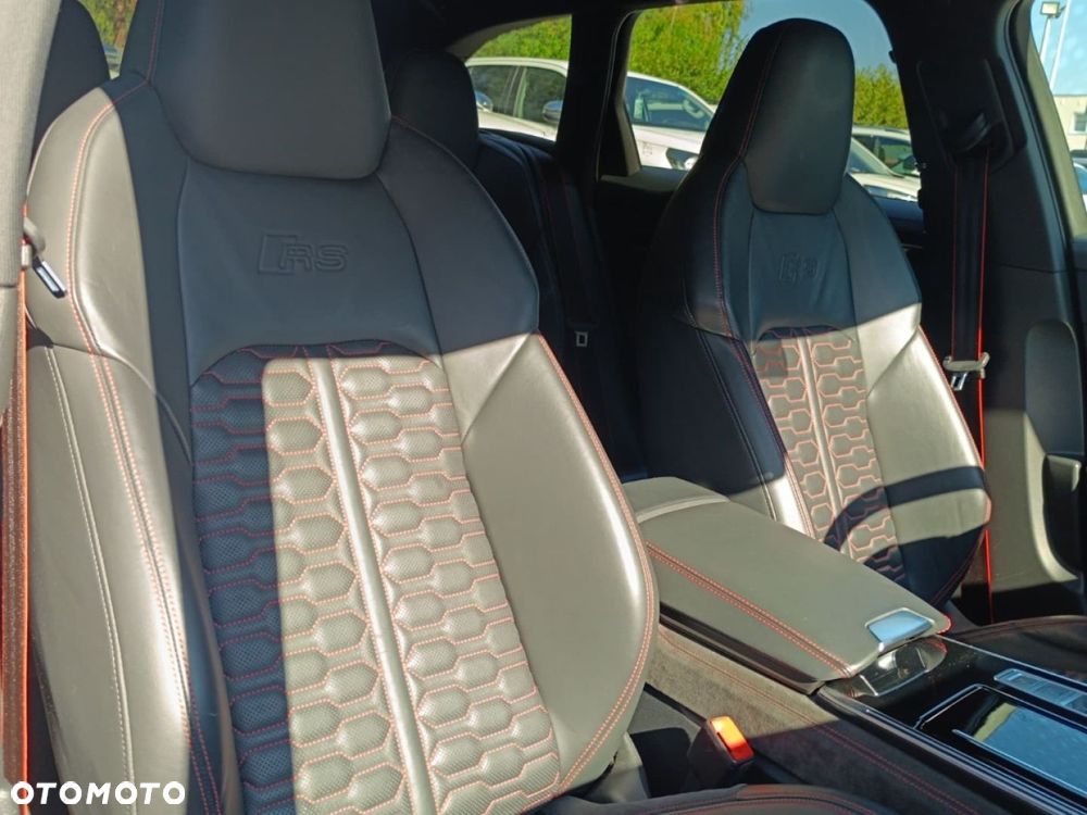 Audi RS6 Avant - 27