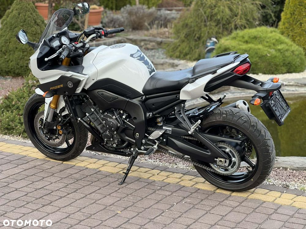 Yamaha FZ8 - 13