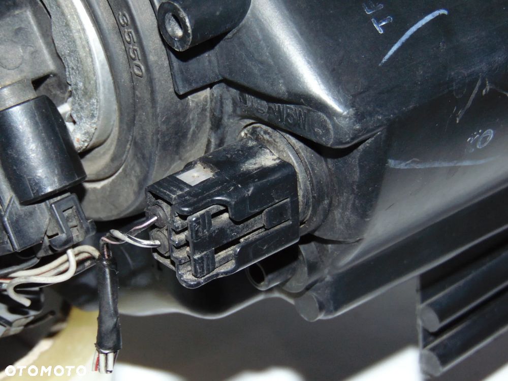 ORYGINAŁ lampa przednia przód prawa Mazda 5 Mazda5 I CR 05-08r - 17