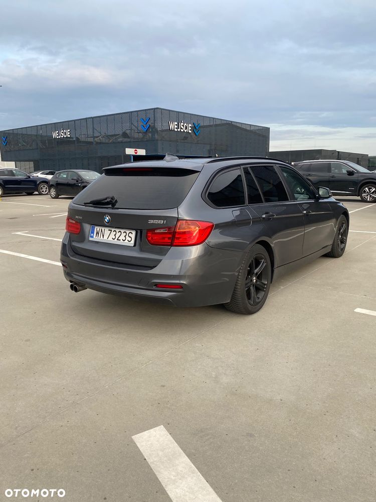BMW Seria 3 328i xDrive - 10