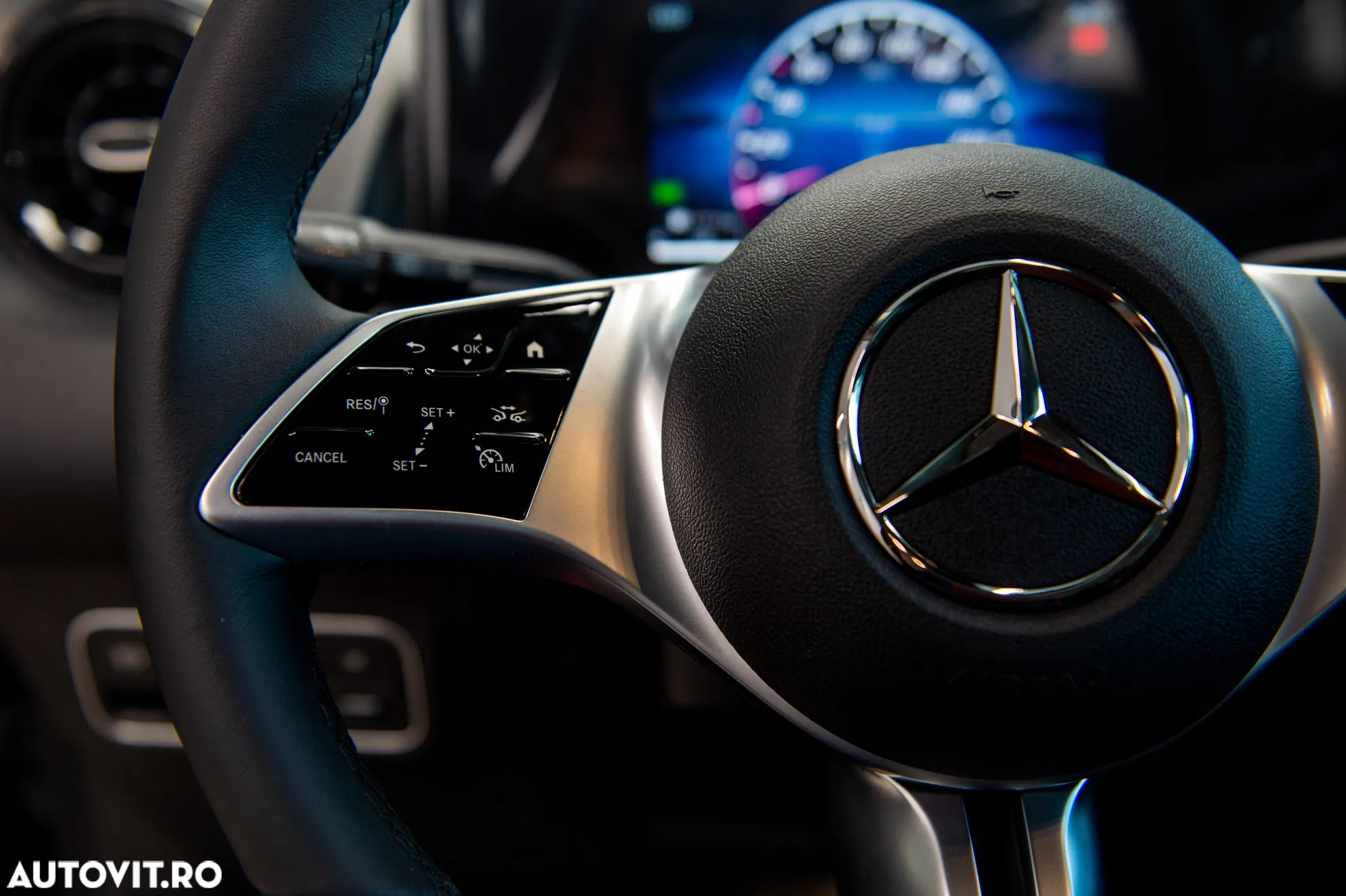 Mercedes-Benz GLB 200 7G-DCT - 17