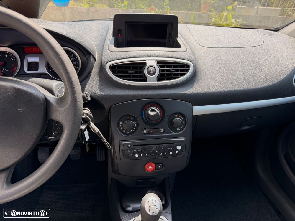 Renault Clio - 31