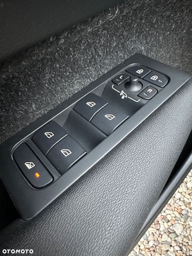 Volvo XC 40 T3 Momentum Pro - 20