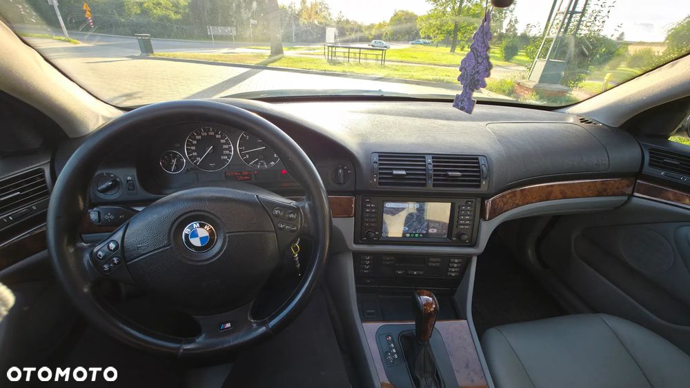 BMW Seria 5 - 11