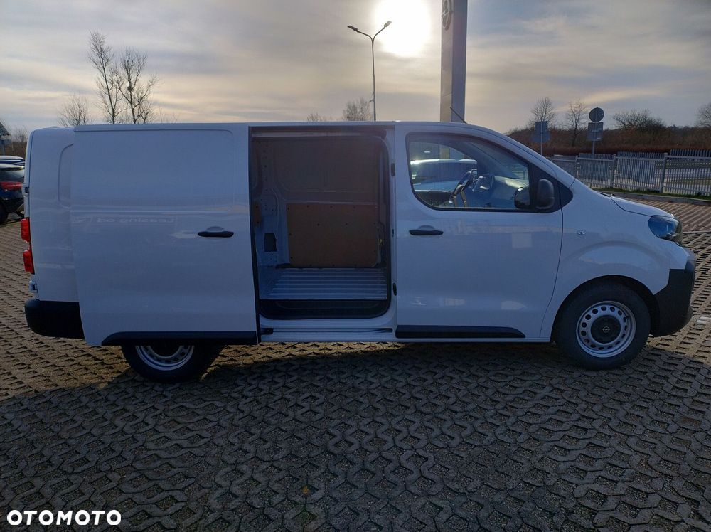 Opel Vivaro Vivaro Furgon XL Diesel 2.2 150 KM Automat - 13